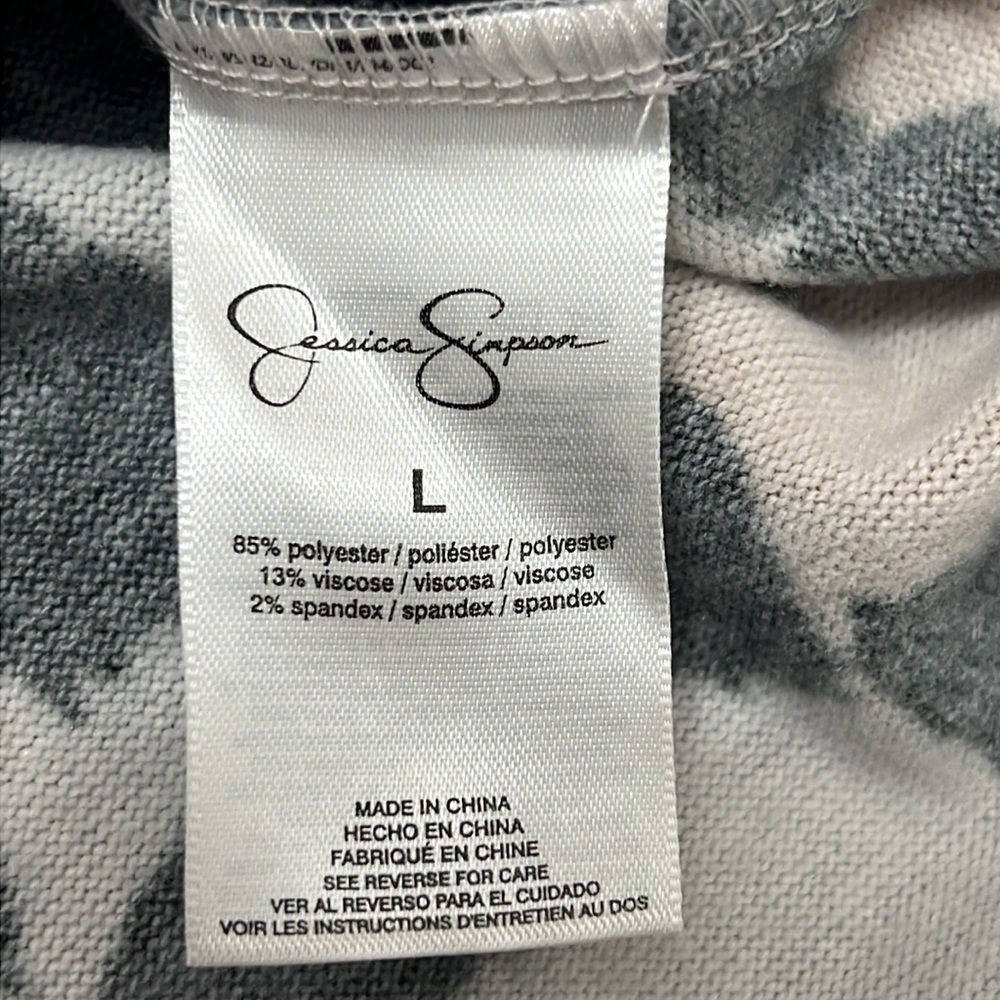 JESSICA SIMPSON Leopard Print Sweater - Picture 6 of 6